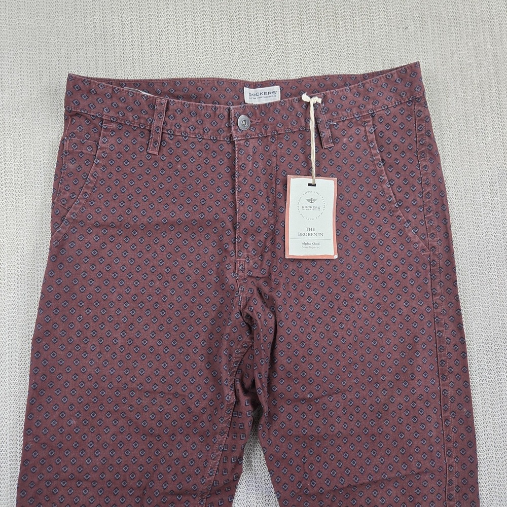 Dockers Pants Mens 31x30 Red Alpha Khaki Slim Tapered Geometric Print Chino - Picture 2 of 15
